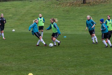 Bild 8 - Frauen SV Henstedt Ulzburg II - TSV Russee : Ergebnis: 5:0